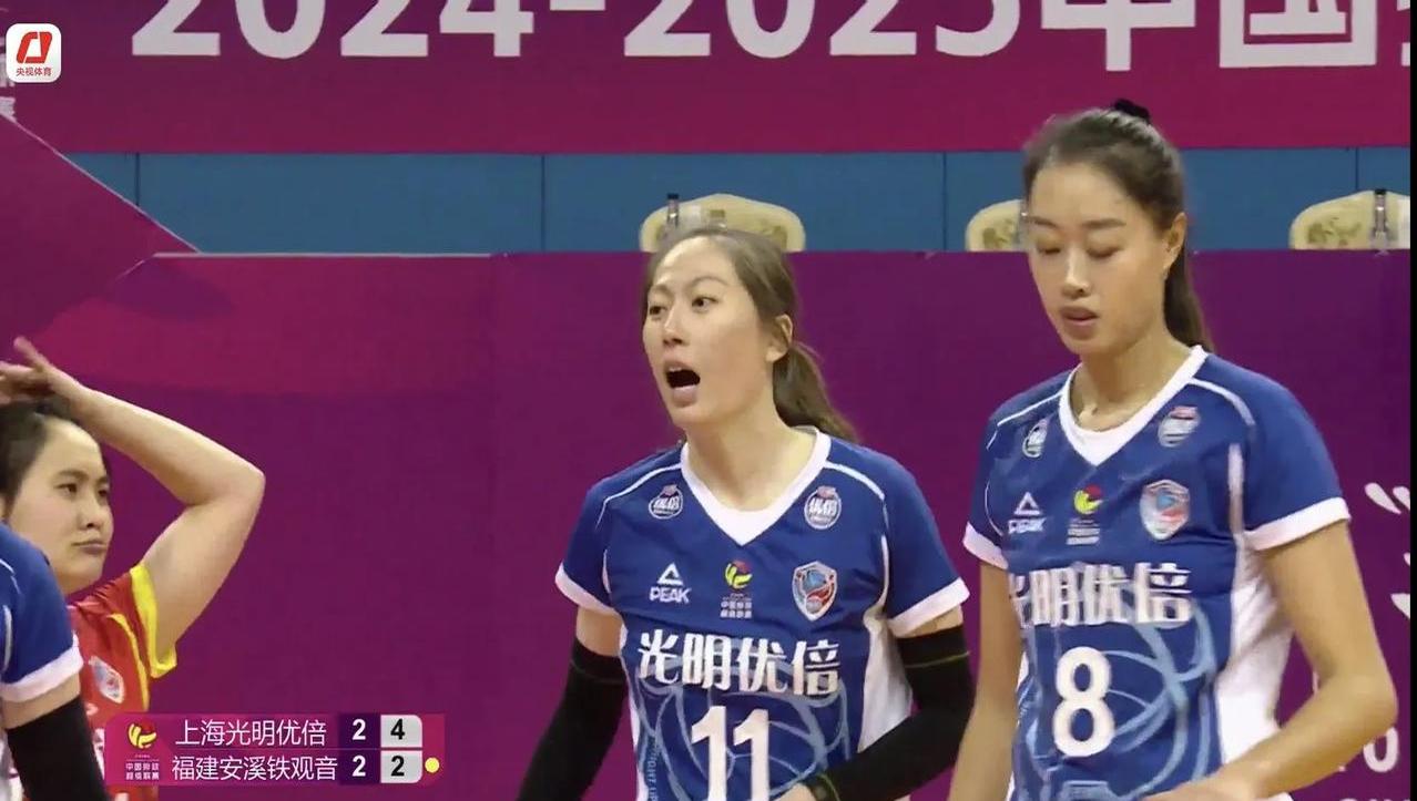 女排实力碾压对手，三局大胜轻松晋级